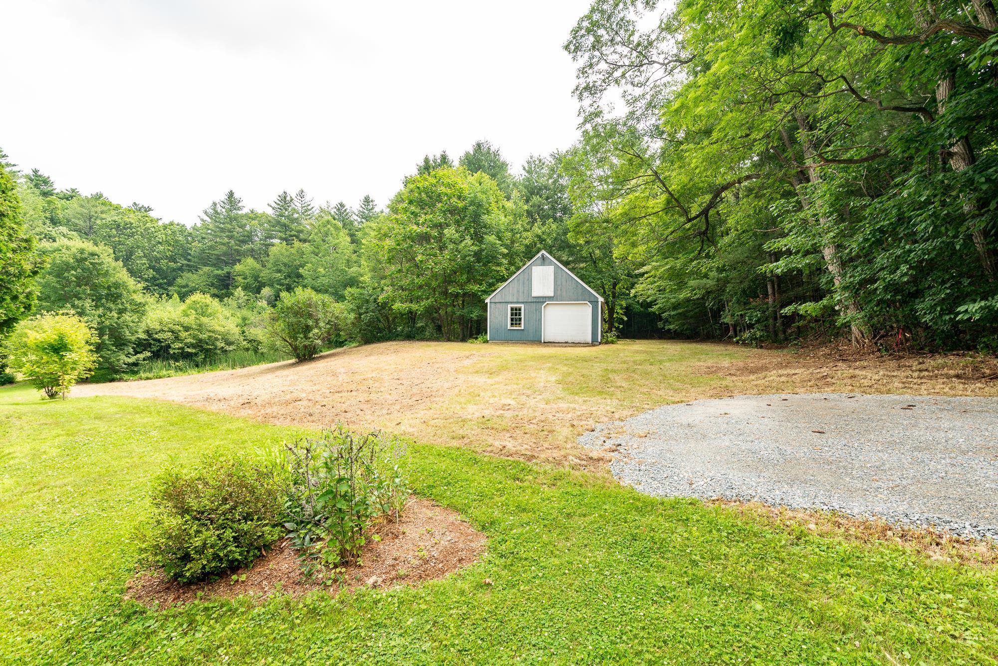 Image 2: Over 2 acres in Drinkwater Road, see sign