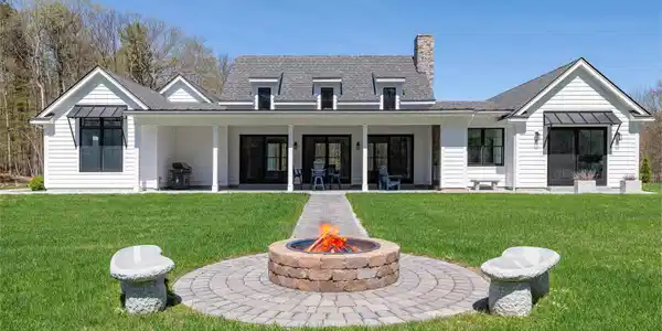 153 Fox Point Road