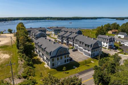 18 LITTLE BAY Drive