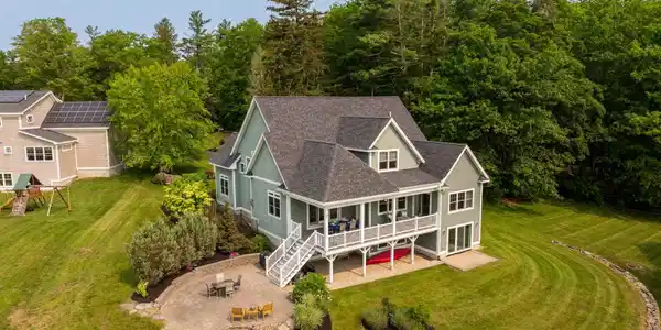 4 WINTERBERRY Drive