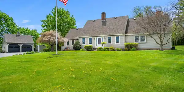 15 Prescott Lane