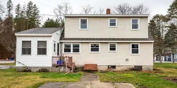 78 Packers Falls Road