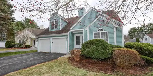 49 Drakes Landing