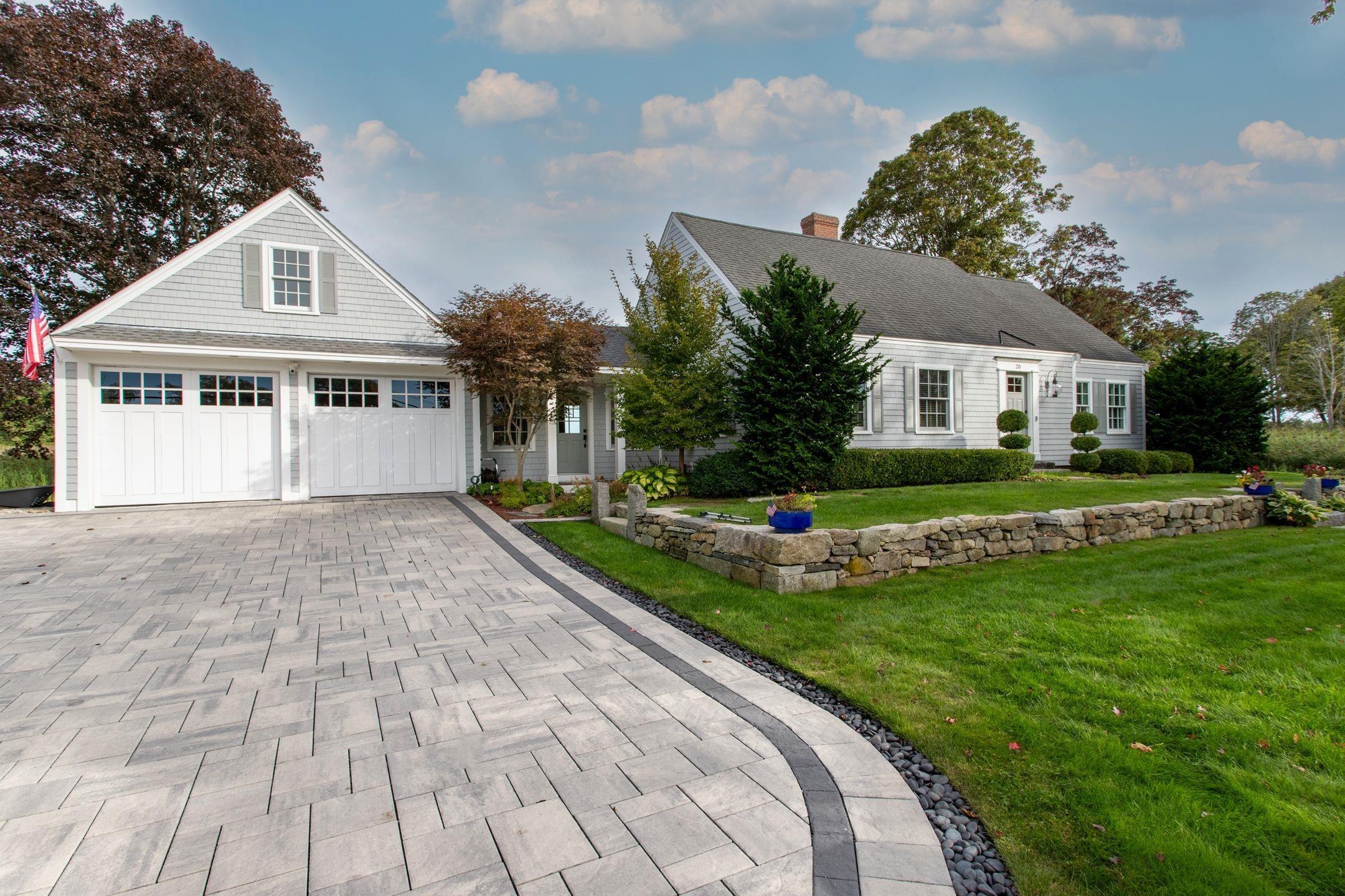 Image 4: Discover the ultimate coastal lifestyle
