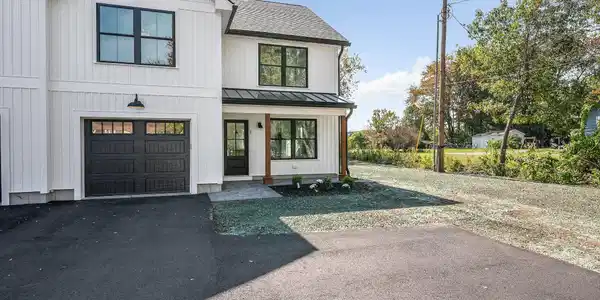 38 Rocks Road