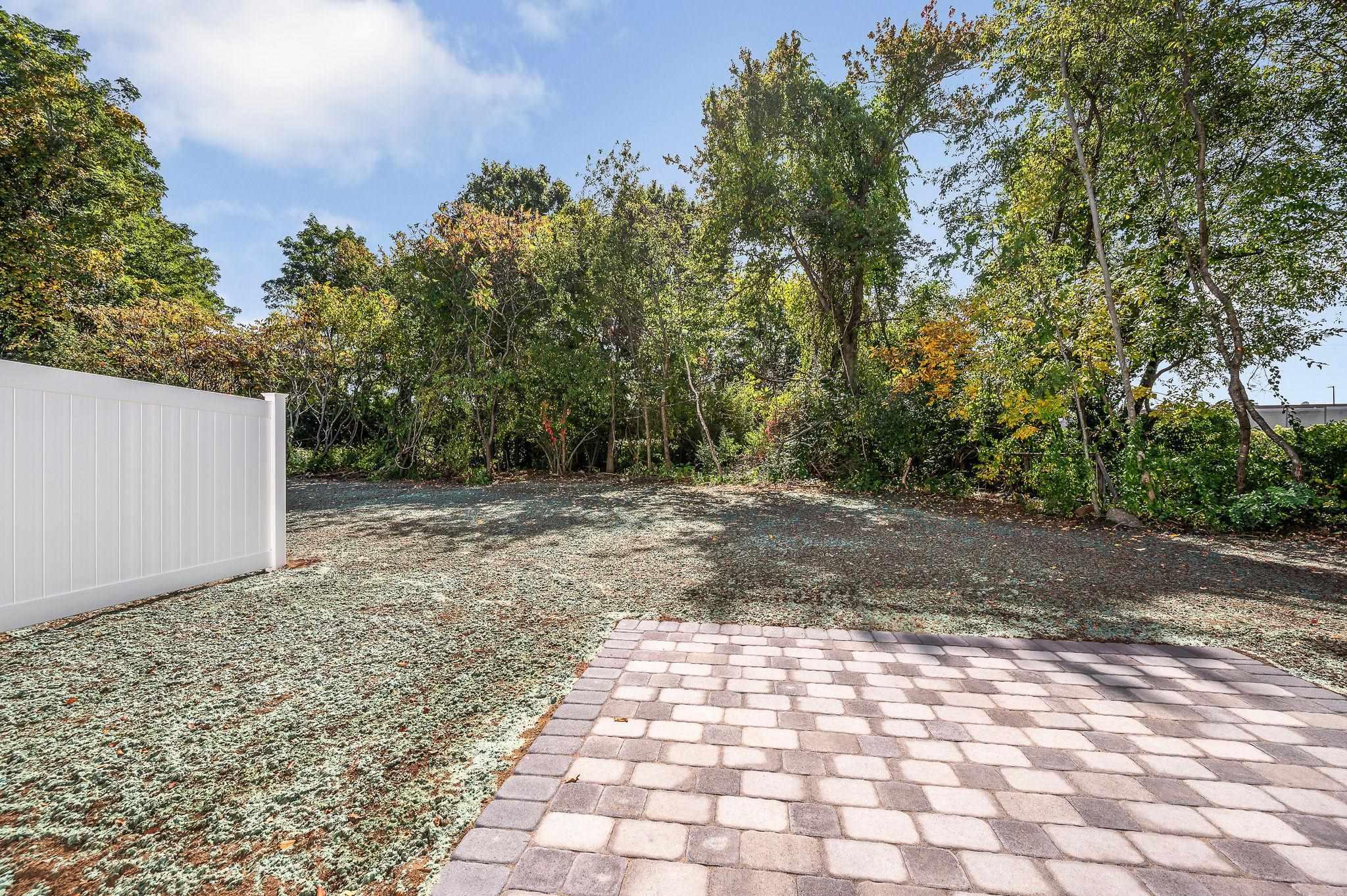 Image 2: Back yard pavers patio