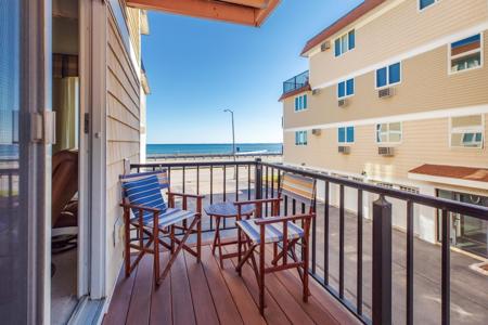 407 Ocean Boulevard