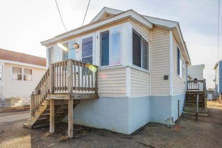 18 Johnson Avenue