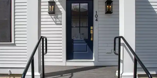 Image 3: #104 features its own private entrance Image 3: #104 features its own private entrance