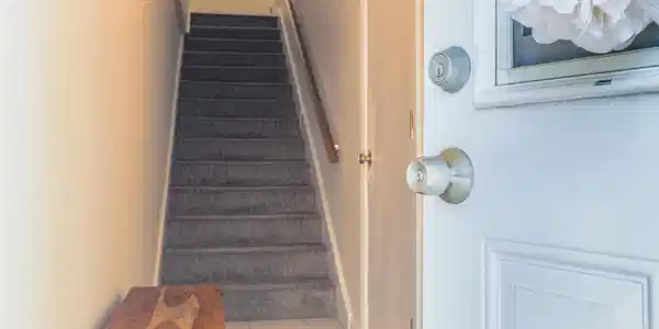 Image 3: Entryway Image 3: Entryway