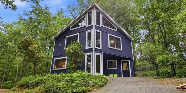 8 Orchard Drive