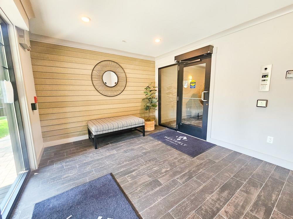 Image 3: entryway Image 3: entryway
