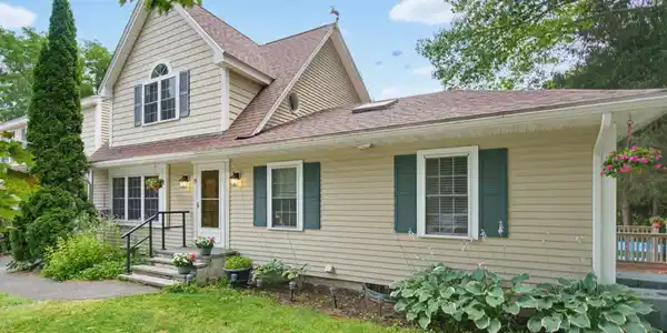 35 Pleasant Street