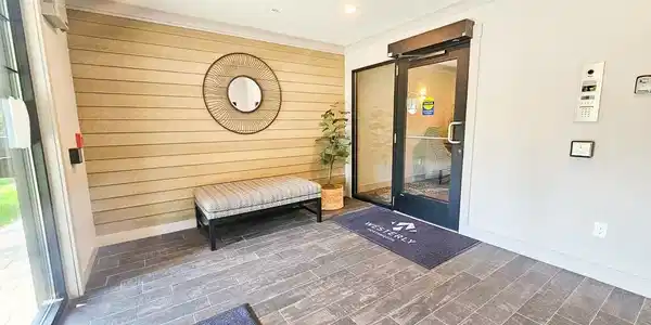 Image 3: entryway Image 3: entryway
