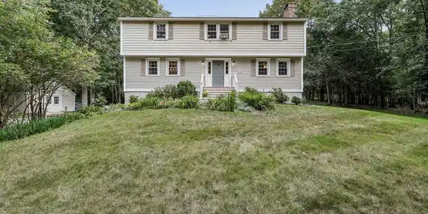 33 Ffrost Drive