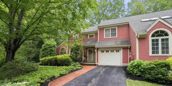 60 Peninsula Drive