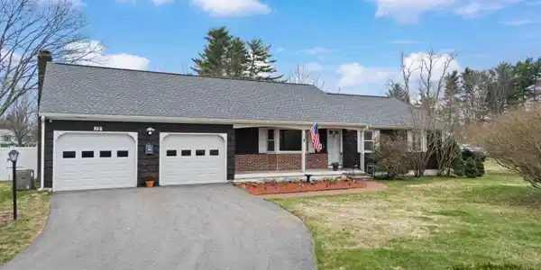 12 Colonial Circle