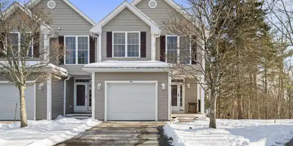 25 Lilac Lane