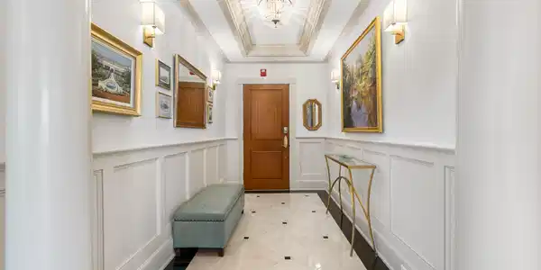 Image 3: Grand Entryway with Marble Tile Image 3: Grand Entryway with Marble Tile