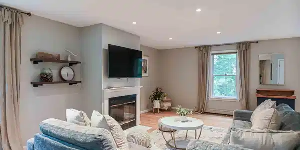 200 Buckminster Way