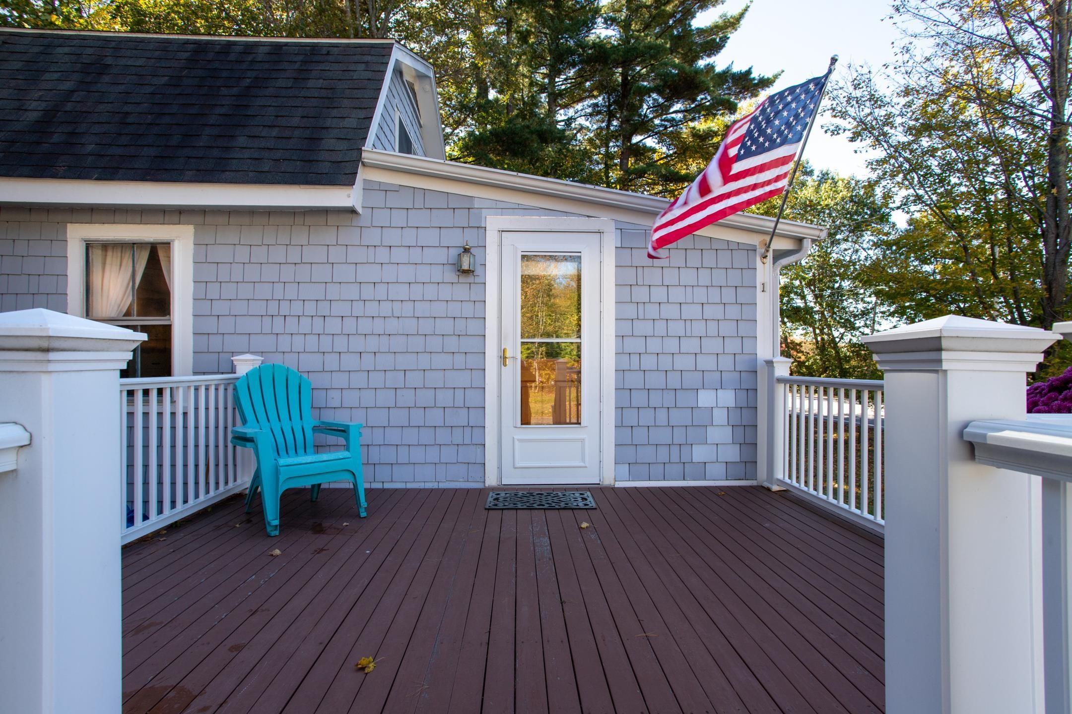Image 3: Deck