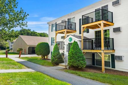 910 White Cedar Boulevard