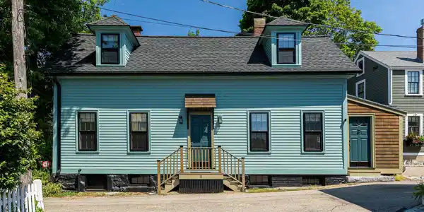 11 Walden Street