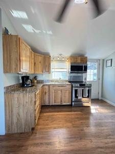 7 Perkins Avenue