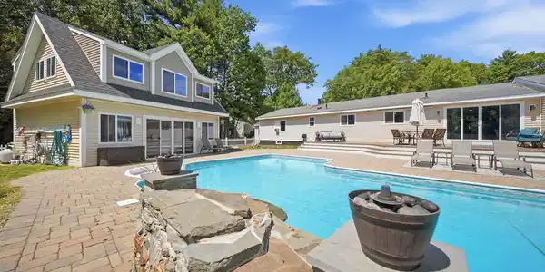 4b Whittier Drive