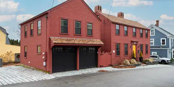 11 Meeting House Hill