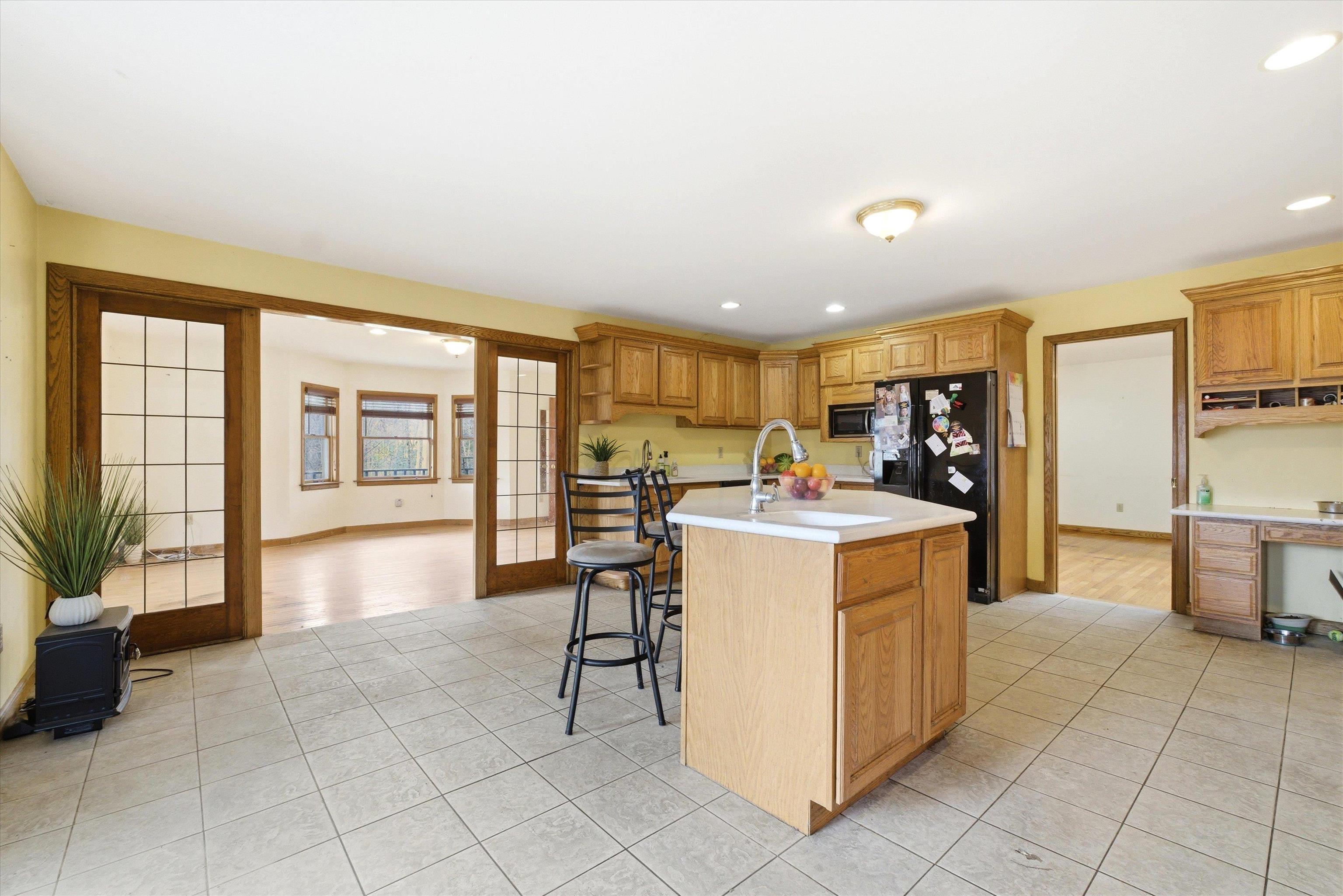 Image 2: Kitchen Image 2: Kitchen
