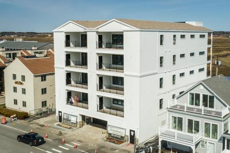 465 Ocean Boulevard