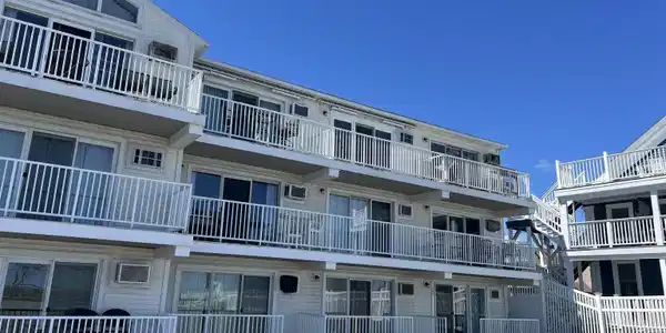 933 Ocean Boulevard