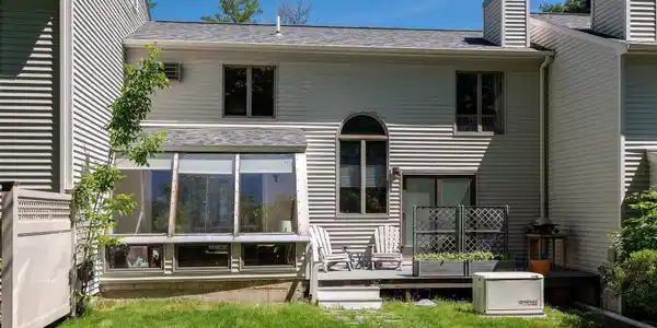 23 Bucks Hill Road