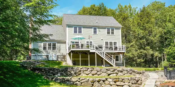 55 Bassett Lane