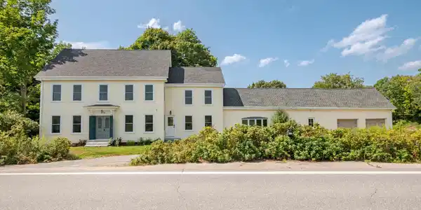 Image 2: Gorgeous Antique Farmhouse