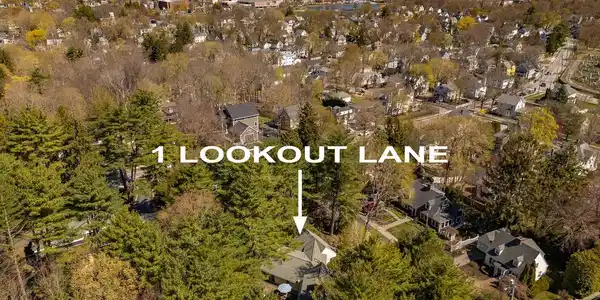 1 Lookout Lane