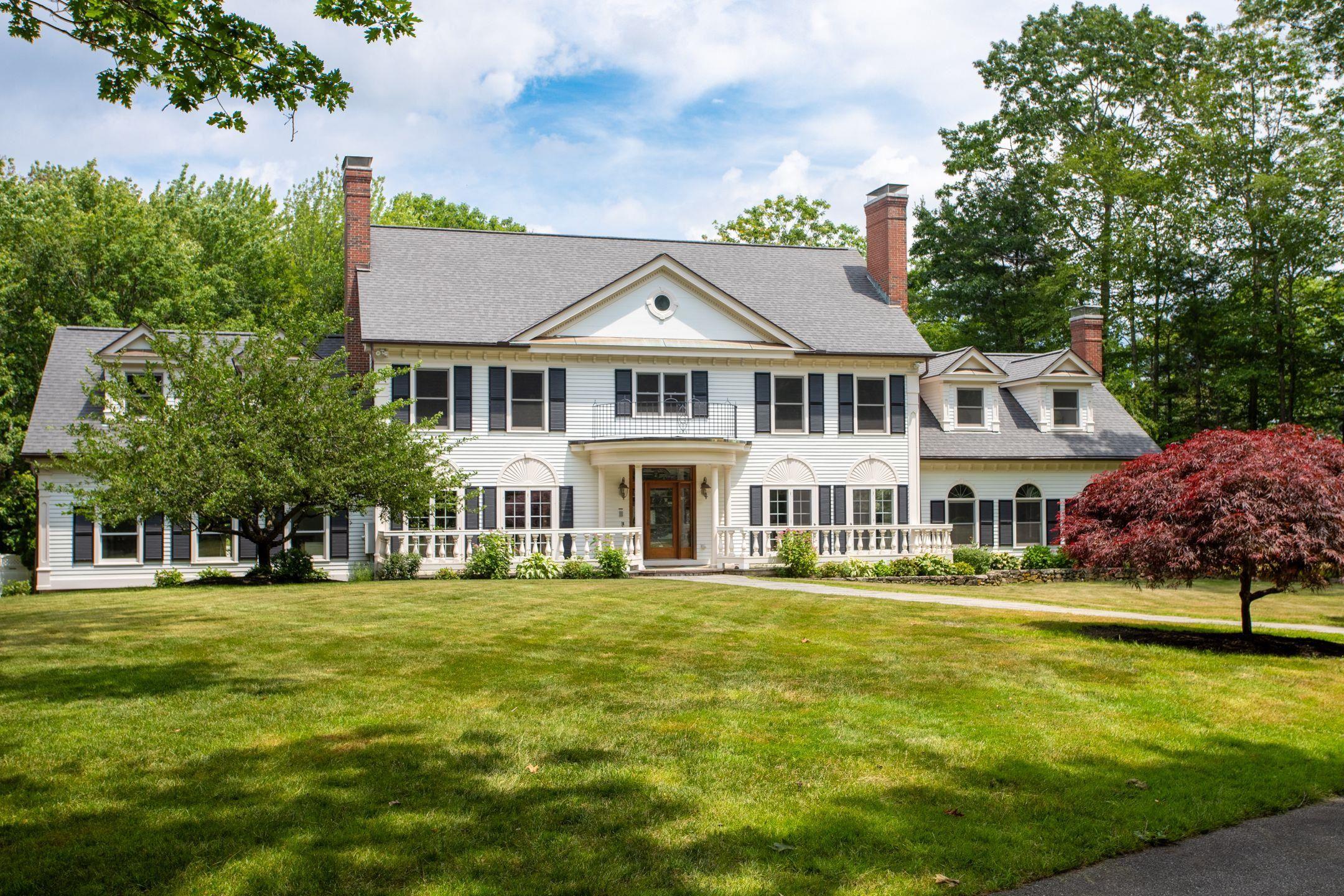 Image 2: Welcome to 17 Pond Path, North Hampton, NH