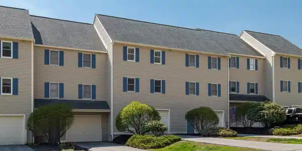 4 Fords Landing Drive