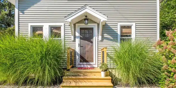 2 Arcola Street