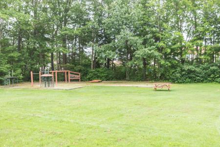 2007 White Cedar Boulevard