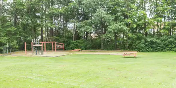 2007 White Cedar Boulevard
