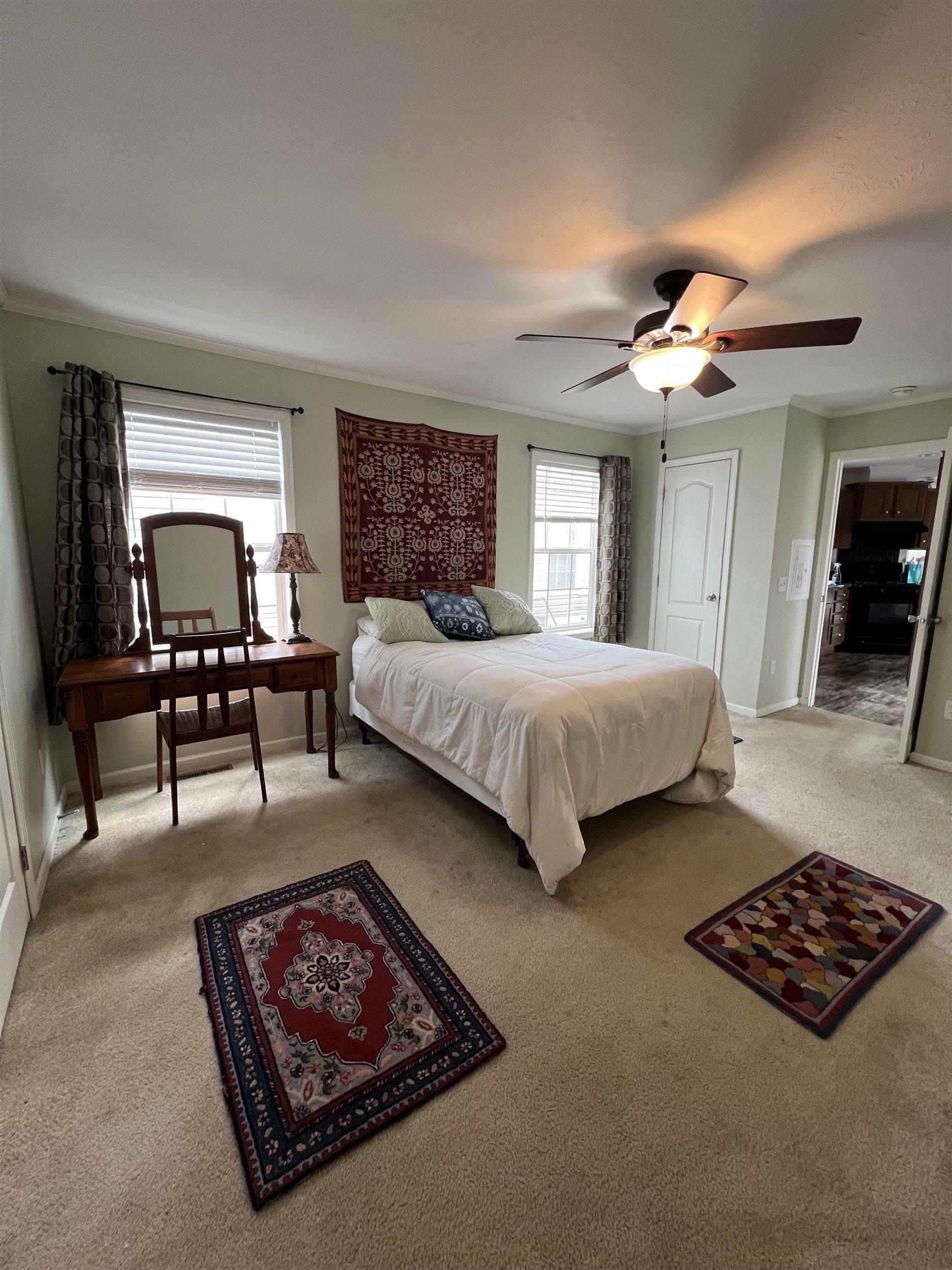 Image 4: bedroom