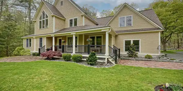 38 Bassett Lane