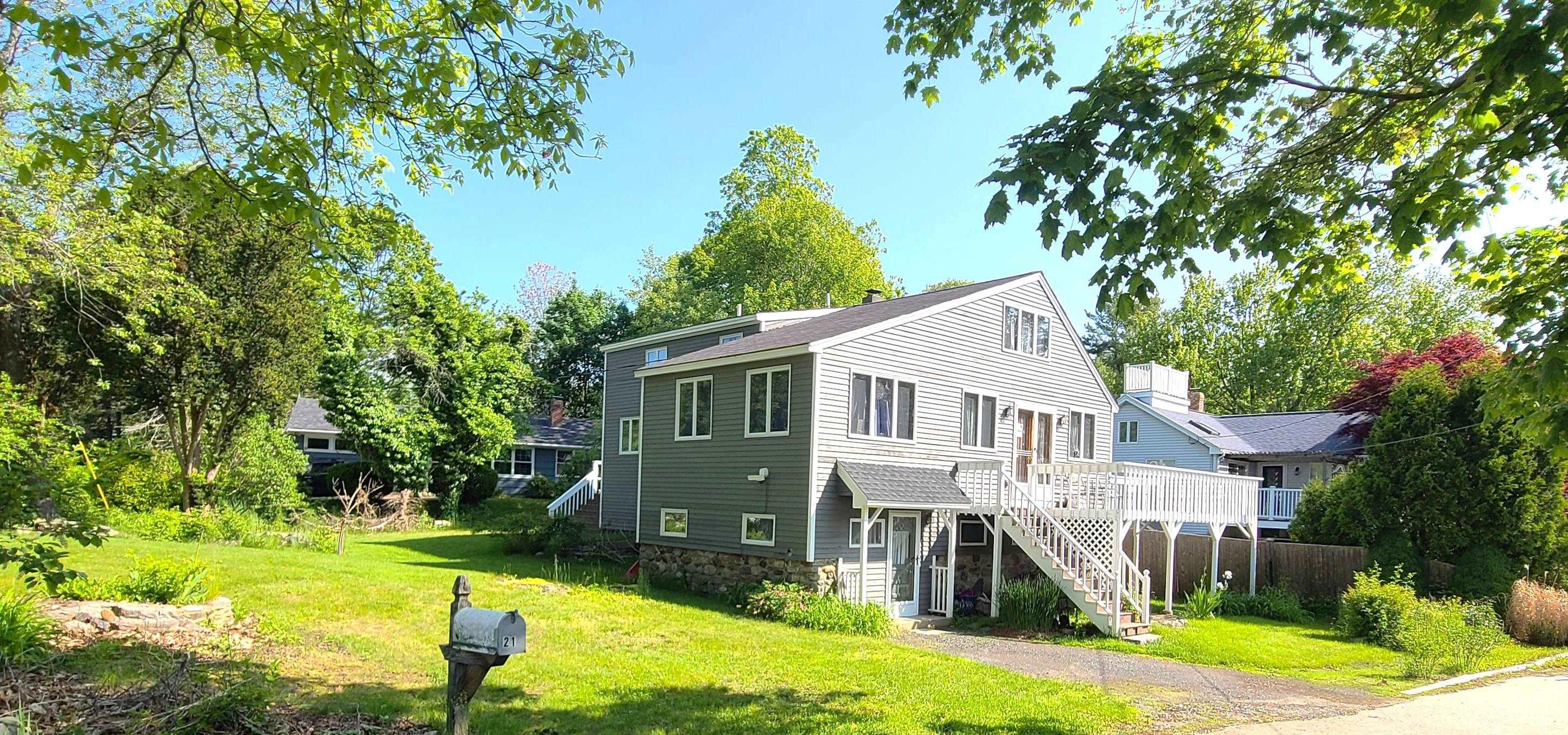 Image 0: GREAT LOCATION! 5 MIN. WALK TO WALLIS SANDS BEACH