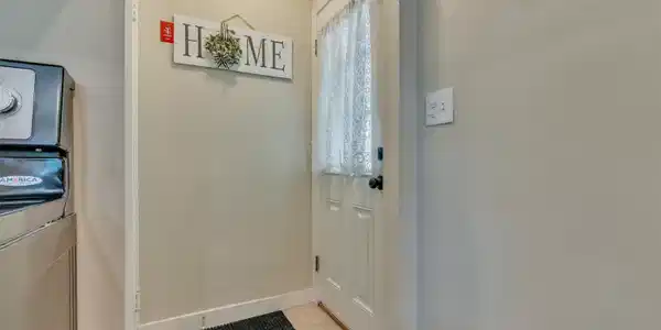 77 Colonial Drive