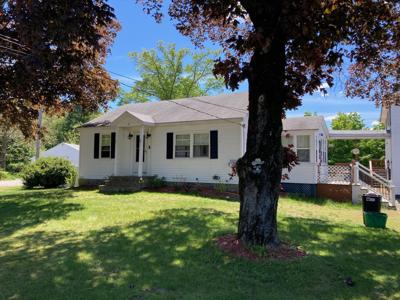 40 Railroad Avenue
