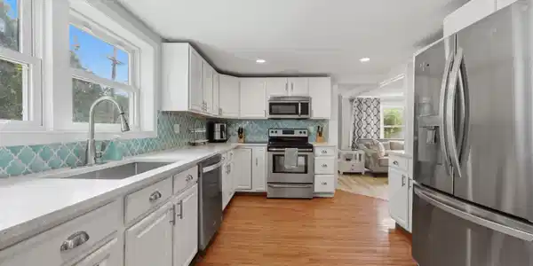 Image 3: Kitchen Image 3: Kitchen