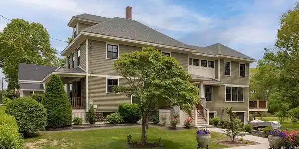 28 New Castle Avenue