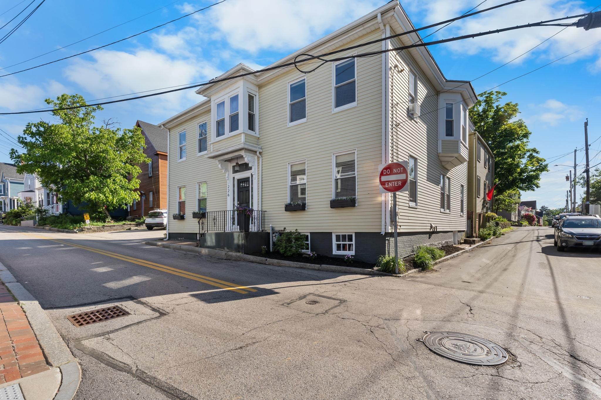Image 3: Corner lot